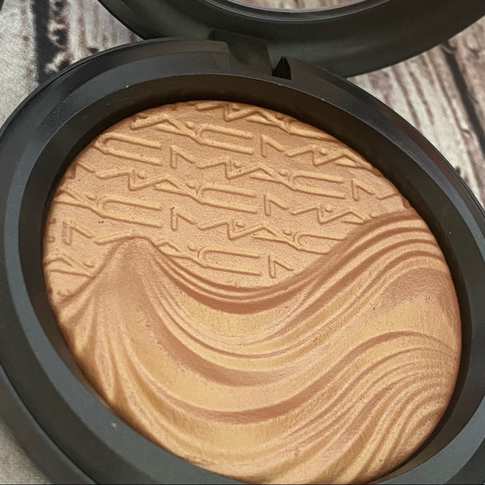 MAC - MAGNETIC APPEAL LIMITED EDITION! NEW